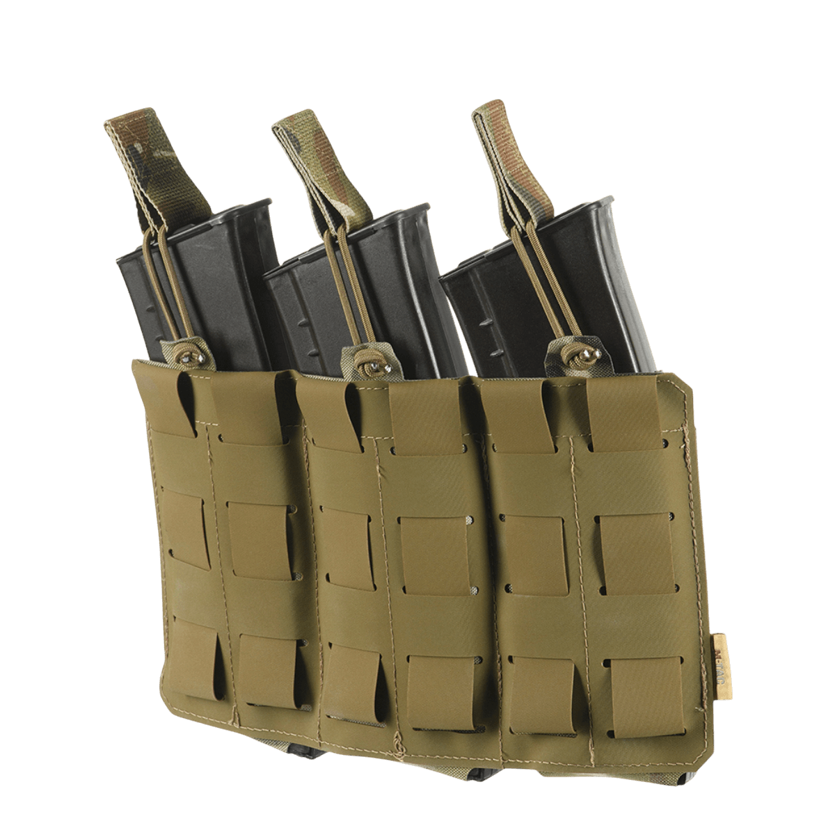 M-Tac Elastinen Triple Magazine Pouch Elite säilyttää 3 AK/AR-lippaata, valmistettu Cordura 500D:stä MOLLE-kiinnityksellä kenttäkäyttöön.