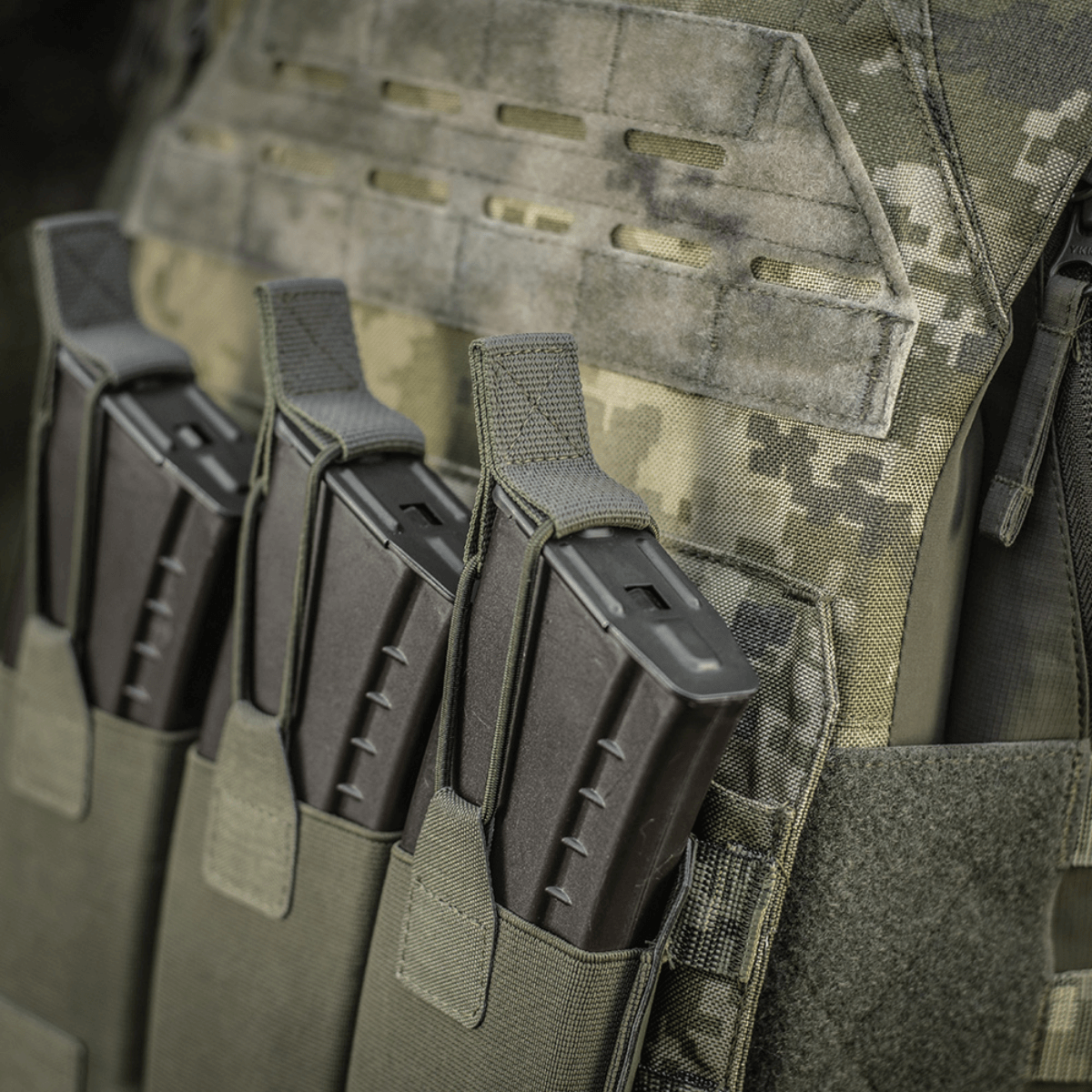 M‑Tac Elastinen Triple Magazine Pouch Elite kolmelle lipalle, Cordura 500D-materiaali, MOLLE-yhteensopiva, nopea pääsy
