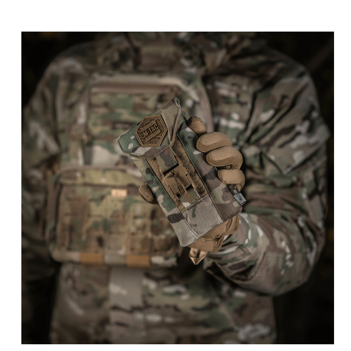 M-Tac Smartphone Lomme Elite Large Hex Cordura HEX -materiaalista ja magneettisoljella. Sopii jopa 6,5 tuuman älypuhelimille.