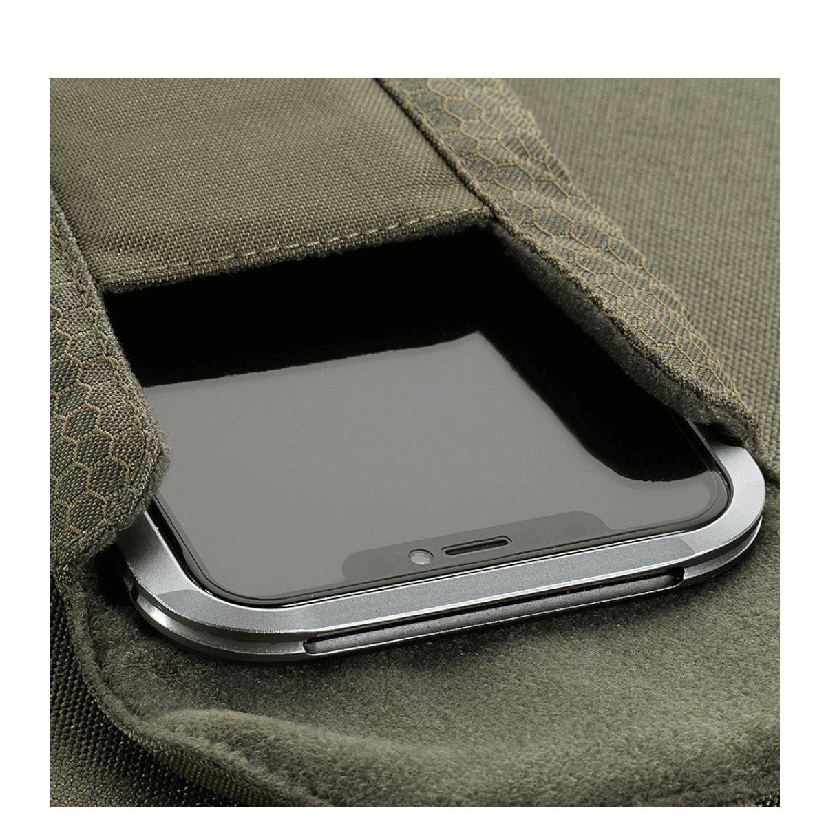 M-Tac Smartphone Lomme Elite Large Hex kestävästä CORDURA HEX -materiaalista, sopii älypuhelimille jopa 6,5 tuumaa.