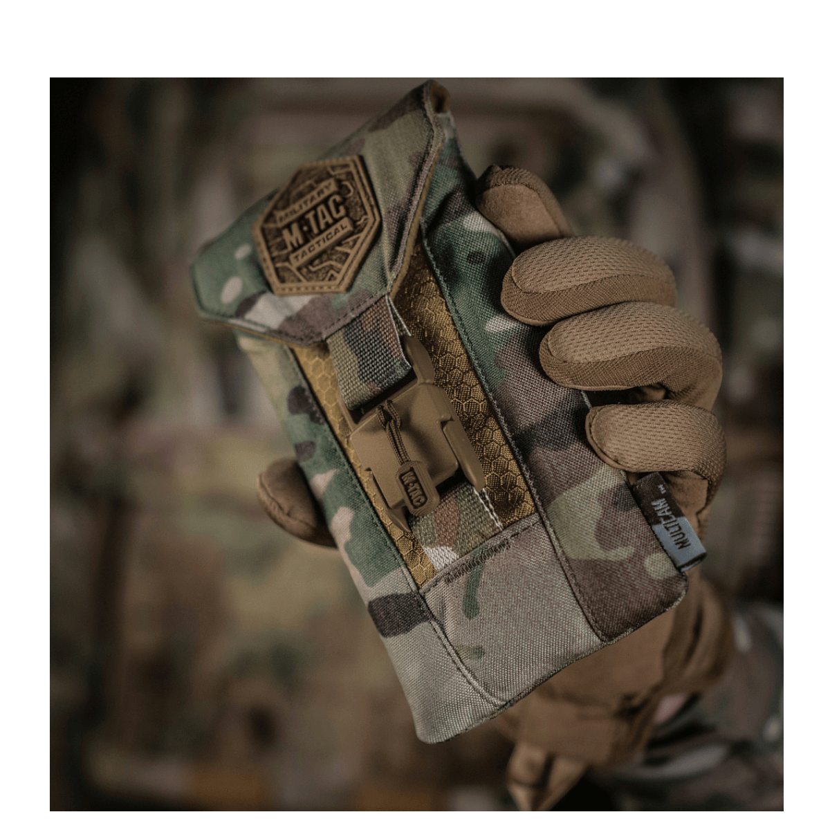 M-Tac Smartphone Lomme Elite Large Hex kestävästä CORDURA HEX -materiaalista magneettisoljella, sopii 6,5 tuuman älypuhelimille.