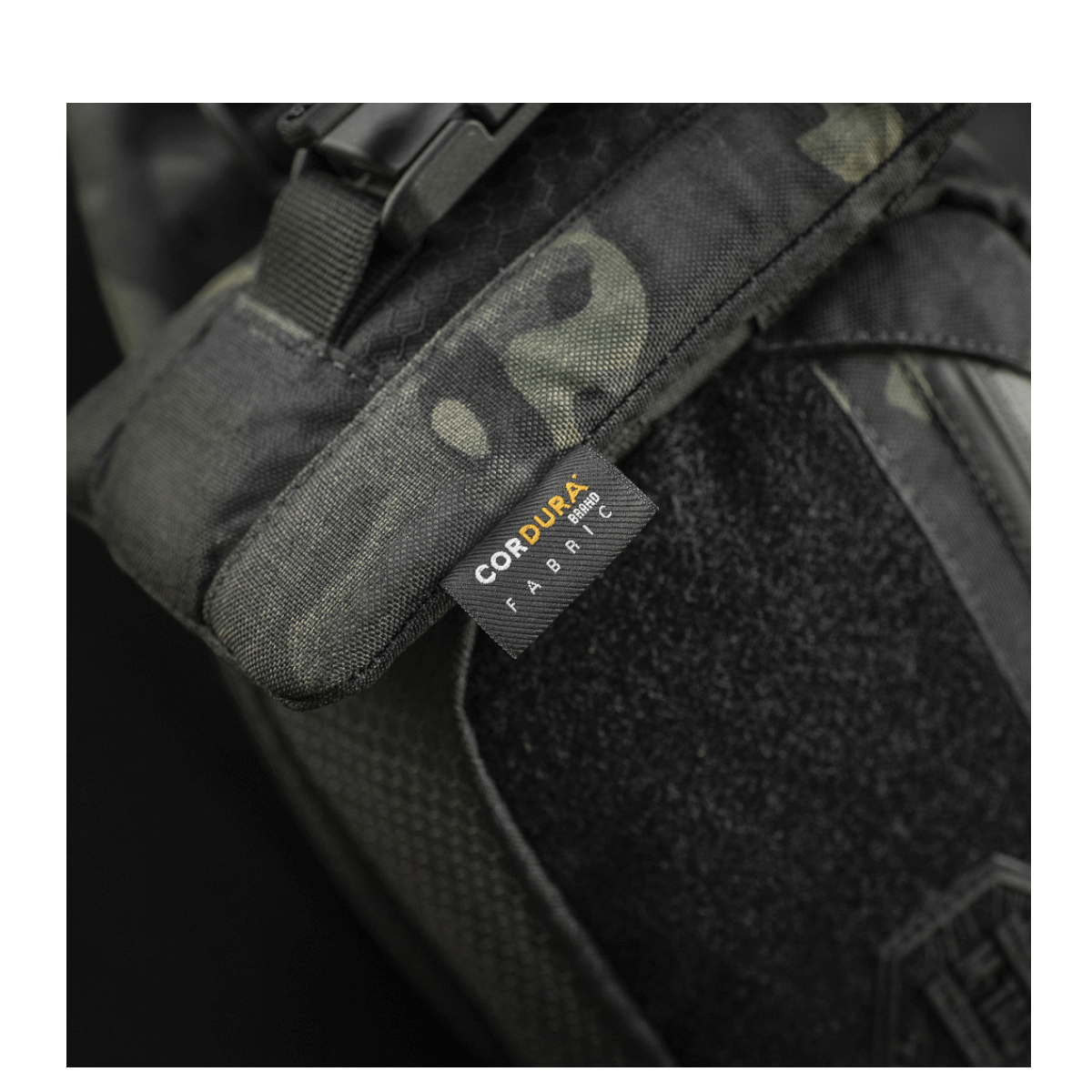 M-Tac Smartphone Lomme Elite Large Hex kestävästä CORDURA HEX -materiaalista, musta, tiheys 1000D, WJ-magneettisoljella.