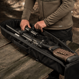 M‑Tac Gun Backpack Case 105 cm Elite Hex ase kiinnitettynä sisällä, täydellinen metsästäjille ja ampujille.