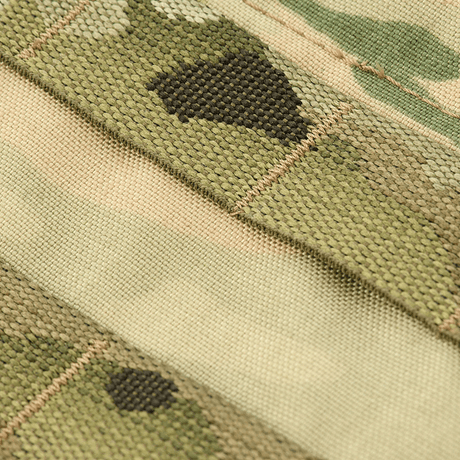 Yksityiskohtia M‑Tac Front Panel Cuirass QRS Cordura 500D:ssä, MOLLE-järjestelmä ja Woojin-koukut.