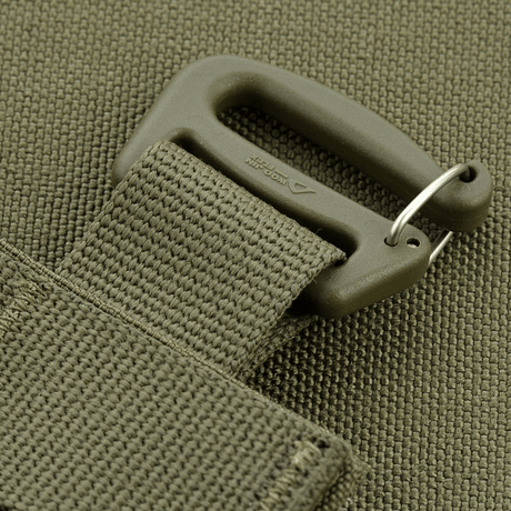 M‑Tac Front Panel Cuirass QRS Woojin‑osilla ja MOLLE-remmeillä, näyttää kestävän koukun sotilaskäyttöön.