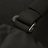 Yksityiskohta M-Tac taktinen käsilämmitin Elite, vahva Cordura 500D ja tukeva remmirakenne.