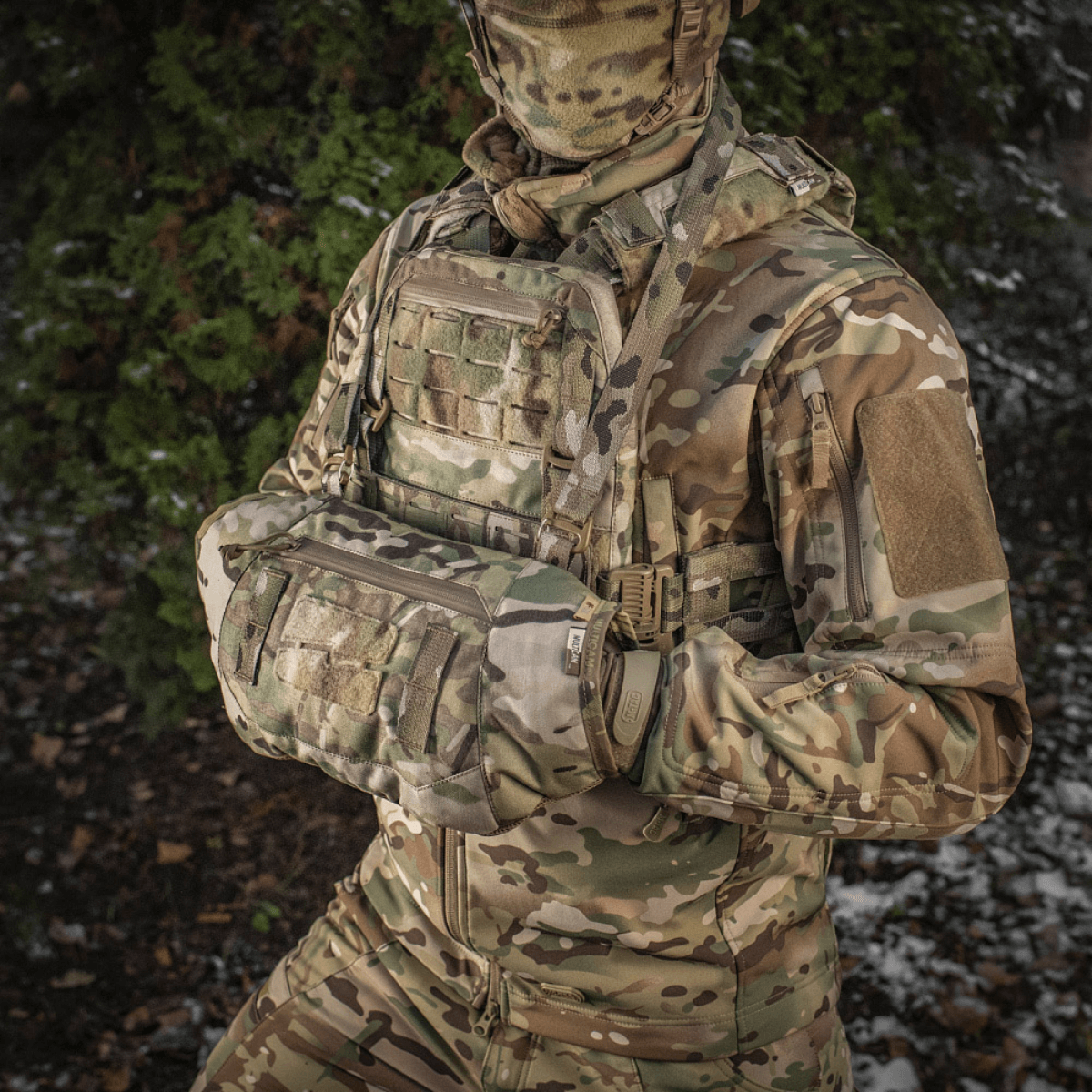 M-Tac Taktisk Håndvarmer Elite maastokuvioisena ja kestävästä Cordura 500D:stä, sopii kylmiin olosuhteisiin ja ulkoiluun