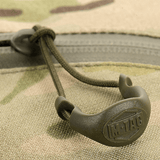 Lähikuva M-Tac Sling Pistoltaske Elite Hexin vetoketjusta, näyttää kestävän Cordura 1000D -materiaalin.