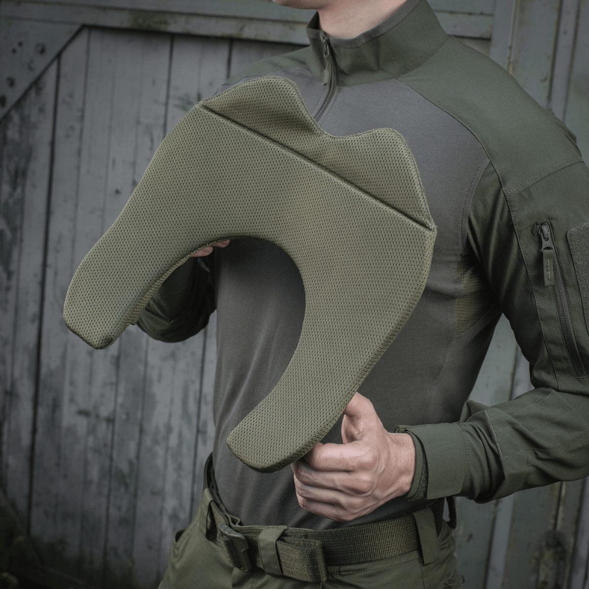 M-Tac olkatyyny Plate Carrier Cuirass QRS – ergonominen olkatyyny oliivinvihreässä Cordurassa 3D-mesh-paneeleilla mukavuutta varten