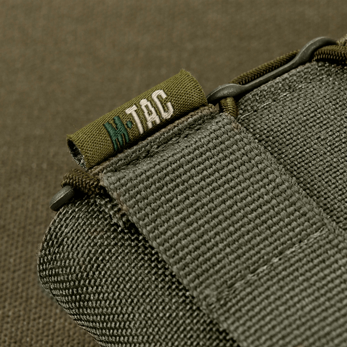 M‑Tac Mag Pouch Kolchan AK/AR:lle Cordura-materiaalista, MOLLE-kiinnitys turvalliseen lippaiden säilytykseen.