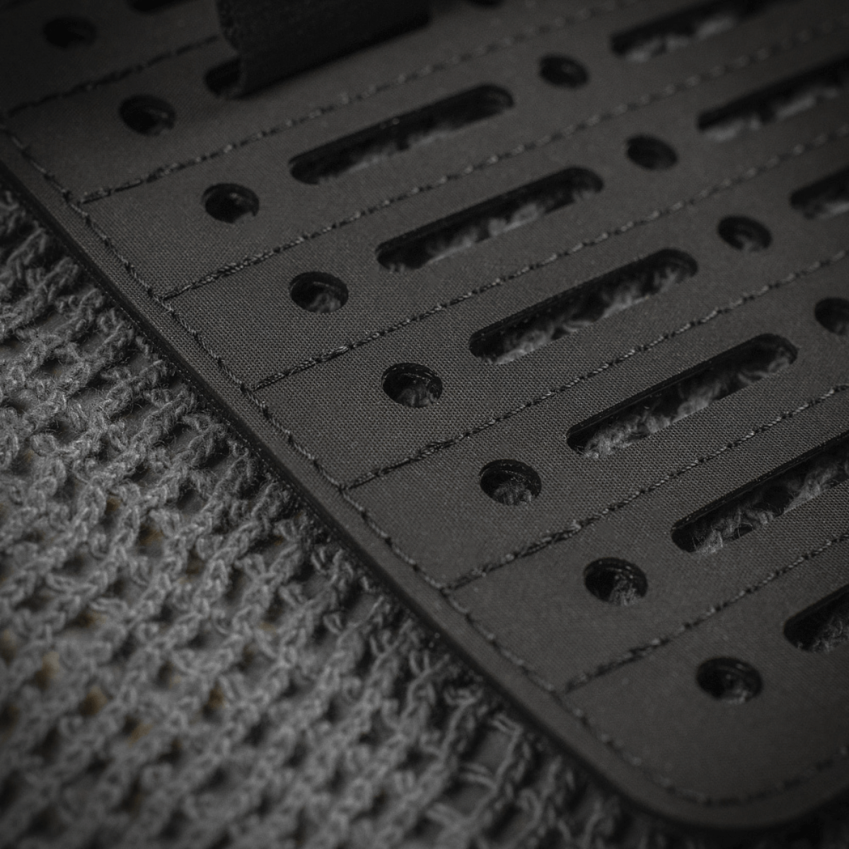 Yksityiskohtainen näkymä M-Tac Modul Insert Molle 11x19, Laser Cut polymerkomposit-materiaalista. Sopii tehokkaaseen EDC-järjestelyyn. Laser Cut-muotoilu.