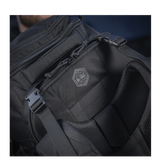 M-Tac Rygsæk Large Elite Hex Gen. IV mustana Cordura 500D:llä, ergonominen muotoilu, sopiva aseiden kantamiseen erillään.