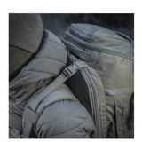 M-Tac reppu Large Elite Hex Gen. IV ergonomisesti suunniteltu kestävistä Cordura-materiaaleista, tyylikäs ja toiminnallinen aseiden kantamiseen.