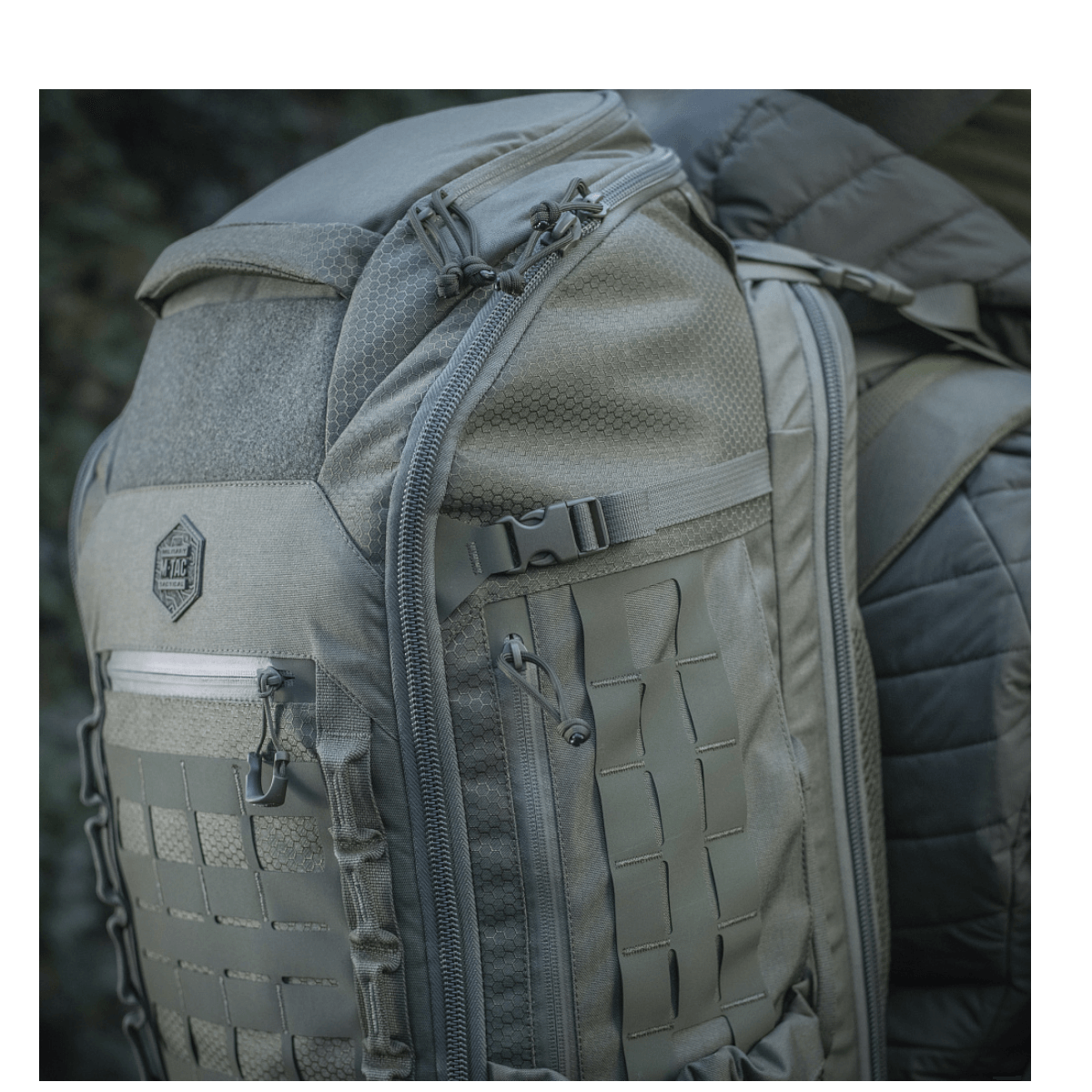 M-Tac reppu Large Elite Hex Gen. IV kestävästä Cordura-materiaalista, tyylikäs muotoilu ja ergonomiset toiminnot.