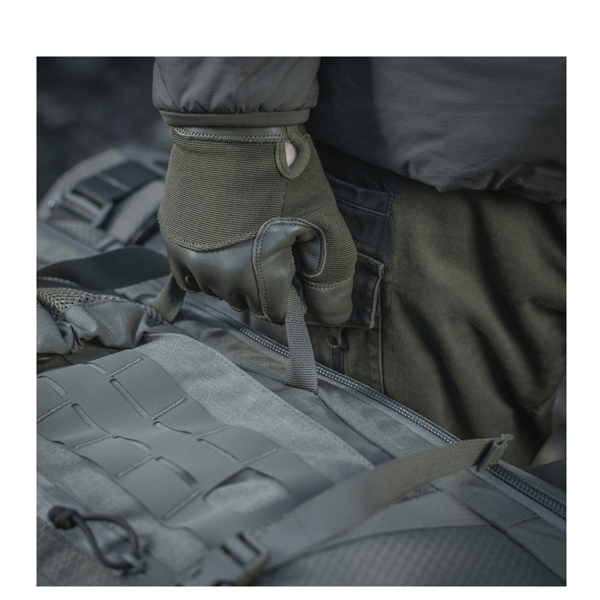 M-Tac reppu Large Elite Hex Gen. IV kestävästä Cordurasta, suunniteltu taktiikkaan ja toiminnallisuuteen.