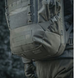 M-Tac reppu Large Elite Hex Gen. IV kestävästä Cordura-materiaalista, ihanteellinen aseiden ja ulkoiluvälineiden säilytykseen.