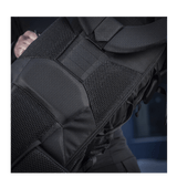 M-Tac Rygsæk Large Elite Hex Gen. IV kestävästä Cordurasta, ergonomisesti suunniteltu aseiden säilytykseen. Näytetty läheltä etu- ja sivupaneeleja.