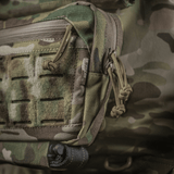 M-Tac Lomme til Tilbehør Lower Large Elite Plate Carrier kestävässä Cordura 500D -materiaalissa, NIJ-sertifiointi, näkymä galleria-asennossa 1, lähikuva vetoketjuista ja materiaalista.