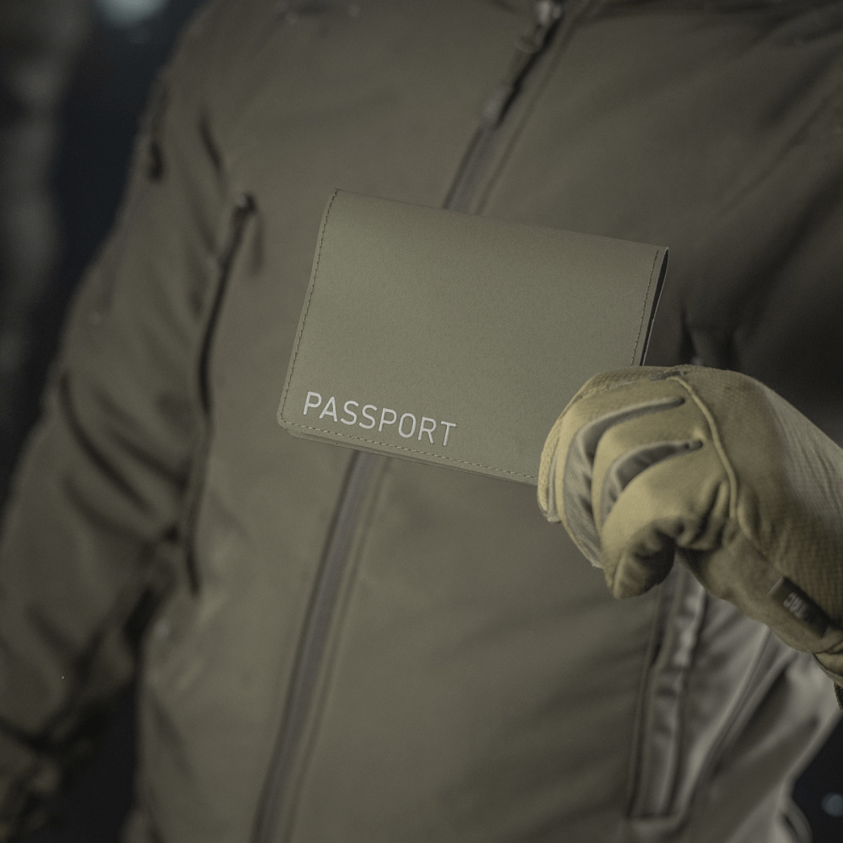 M‑Tac Pascover modernista polymerikomposiitista suojaa passia kulumiselta ja vaurioilta, käytännöllinen ja kestävä matkalle.