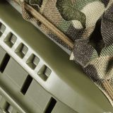 M‑Tac Vilha Hjelmcover FAST Cordura 500D-materiaalilla ja Multicam-kuviolla kypärän naamiointiin ja suojaukseen.