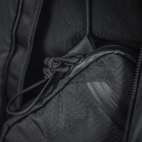 M‑Tac Pocket Bag Elite HEX kulutusta kestävässä materiaalissa YKK-vetoketjuilla, suunniteltu EDC-varusteiden säilytykseen ja päivittäiseen käyttöön.