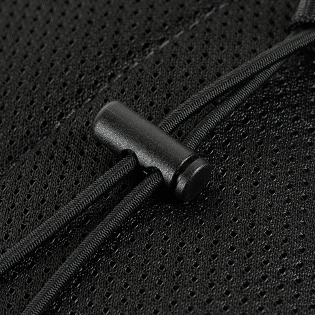 Yksityiskohta M‑Tac Pocket Bag Elite HEX:stä robusteilla YKK-vetoketjuilla, soveltuu pikkutarvikkeiden säilytykseen.