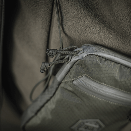 M‑Tac Pocket Bag Elite HEX kulutusta kestävästä materiaalista YKK-vetoketjuilla EDC-varusteiden ja pikkutarvikkeiden säilytykseen.