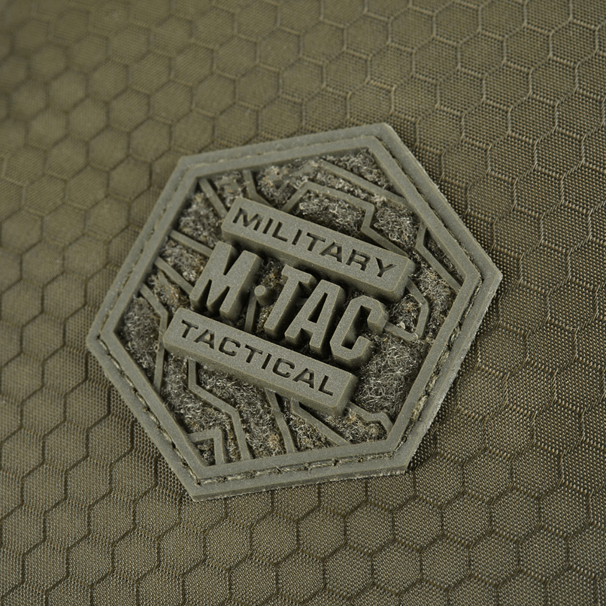 M‑Tac Pocket Bag Elite HEX kestävästä materiaalista, sotilastaktiikkalogo kuusikulmaisen muotoilun sisällä.