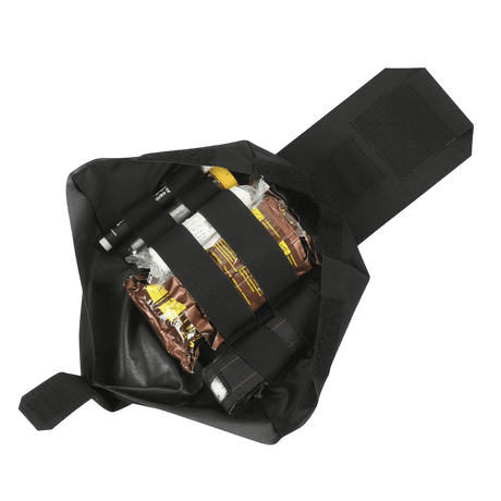 M‑Tac Medic Pouch Vertical Large Elite avoinna ensiapuvälineineen, Cordura 500D:llä ja innovatiivisella MOLLE‑muotoilulla.