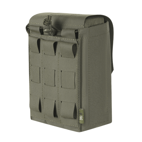 M‑Tac Medic Pouch Vertical Large Elite kestävässä vihreässä Cordura 500D -materiaalissa, suunniteltu nopeaan pääsyyn ja turvalliseen säilytykseen lääkinnällisille välineille.
