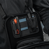 M-Tac Tablet Bag Laser Cut Hex modulaarisella insertillä ja nopean pääsyn toiminnolla, valmistettu kestävästä Cordurasta, täydellinen EDC-käyttöön.