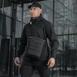 Mies M-Tac Tablet Bag Laser Cut Hex mustana, sopii EDC:hen, asiakirjoille ja tabletille, valmistettu kestävästä Cordura-materiaalista.