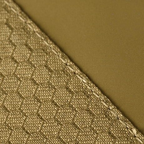 Yksityiskohta M-Tac Tablet Bag Laser Cut Hexistä Cordura Hex -materiaalissa beige värissä.