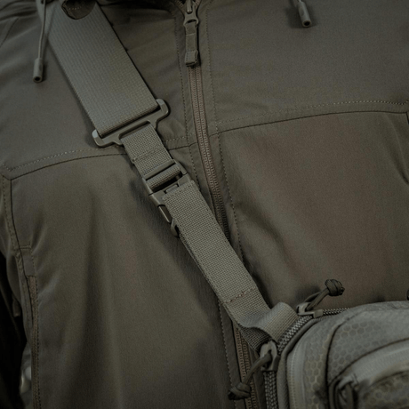 M-Tac Tablet Bag Laser Cut Hex säädettävällä hihnalla ja tukevalla Cordura-materiaalilla, sopii EDC:hen ja piilotettuun kantoon.