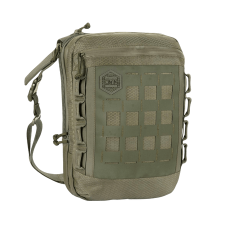 M-Tac Tablet Bag Laser Cut Hex Laser Cut MOLLE -paneelilla EDC:lle, asiakirjoille ja piilotetulle aseosastolle. Valmistettu kestävästä Cordurasta.