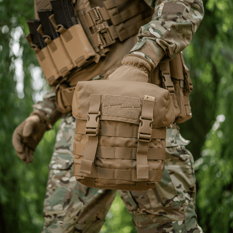M-Tac Sukharka Gen.3 Pouch kiinnitetty sotilasvarusteeseen, Cordura 500D, fastex-lukko ja MOLLE-interface.