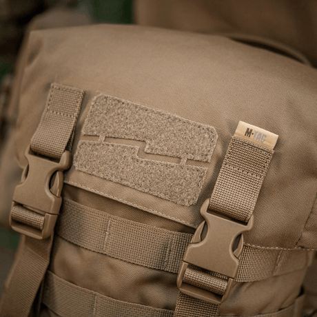 M-Tac Sukharka Gen.3 Pouch, Cordura 500D ja fastex-lukko, MOLLE-interface näkyvissä.