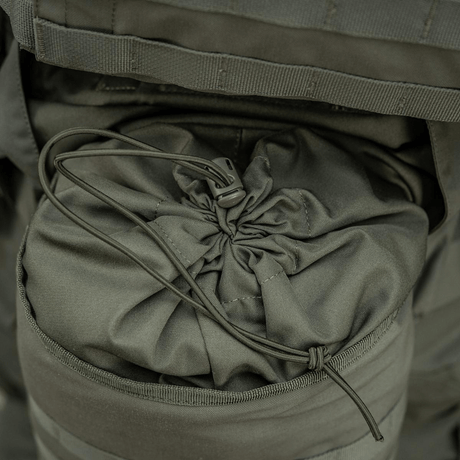 M-Tac Sukharka Gen.3 Pouch Cordura 500D:llä, kuminauha ja nyöri käytössä, sopii sotilaskäyttöön ja MOLLE-kiinnitykseen.