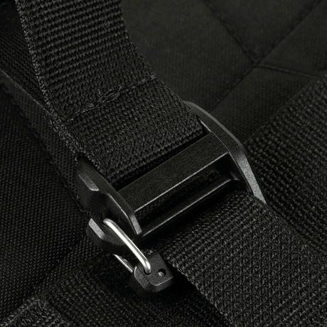 Lähikuva M-Tac STURM Elite -repun soljesta ja remmistä, valmistettu nailonista ja tukevalla lukolla.