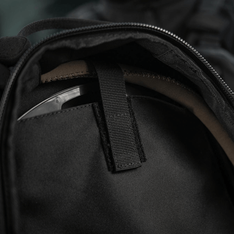 Sisätila M-Tac STURM Elite -repussa vetoketjulla, valmistettu Cordura-materiaalista.