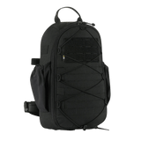 Musta M-Tac STURM Elite -reppu, 15 litraa, Cordura, MOLLE Laser Cut -etupaneeli ja joustavat sivutaskut, sopii lyhyelle kenttäretkelle.