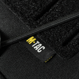 M-Tac STURM Elite -reppu lähikuvassa etiketistä kestävässä Cordura-materiaalissa.