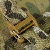 Lähikuva M-Tac STURM Elite -repusta camo-kuvioilla ja vankalla soljella, valmistettu Cordura-materiaalista.