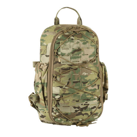 M-Tac STURM Elite -reppu maastokuvioituna taktiseen käyttöön, MOLLE Laser Cut -etuosa ja joustavat sivutaskut.