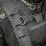 M-Tac STURM Elite -repun yksityiskohtia, taktinen muotoilu MOLLE Laser Cut, Cordura-materiaali, YKK- ja Woojin Plastic -hardware, harmaa sävy.