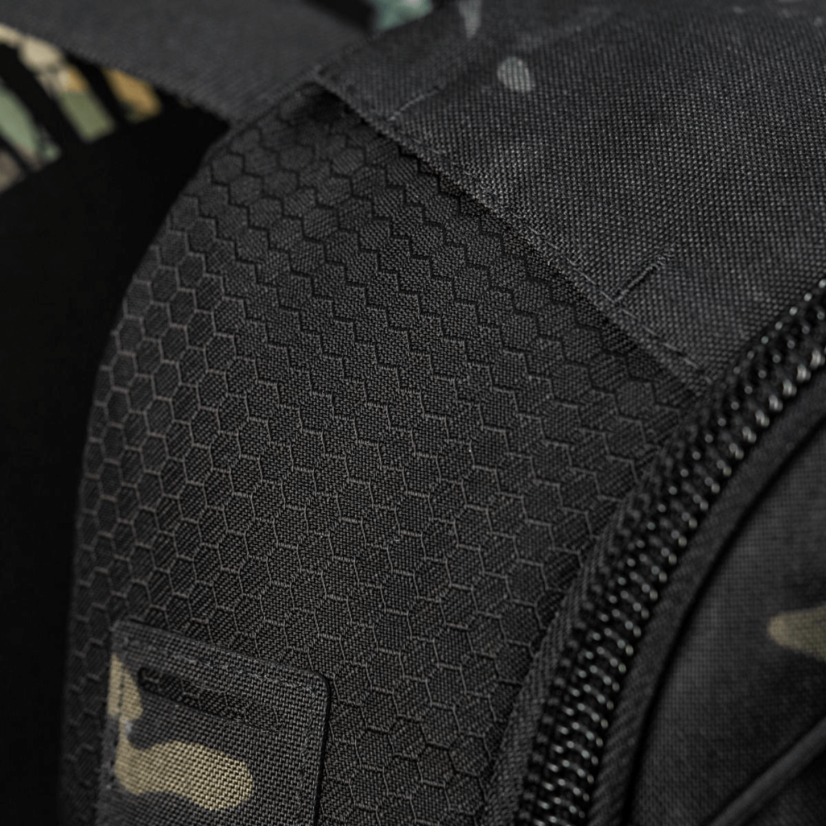 M-Tac STURM Elite -reppu Cordura-materiaaleilla ja MOLLE Laser Cut -etupaneelilla.