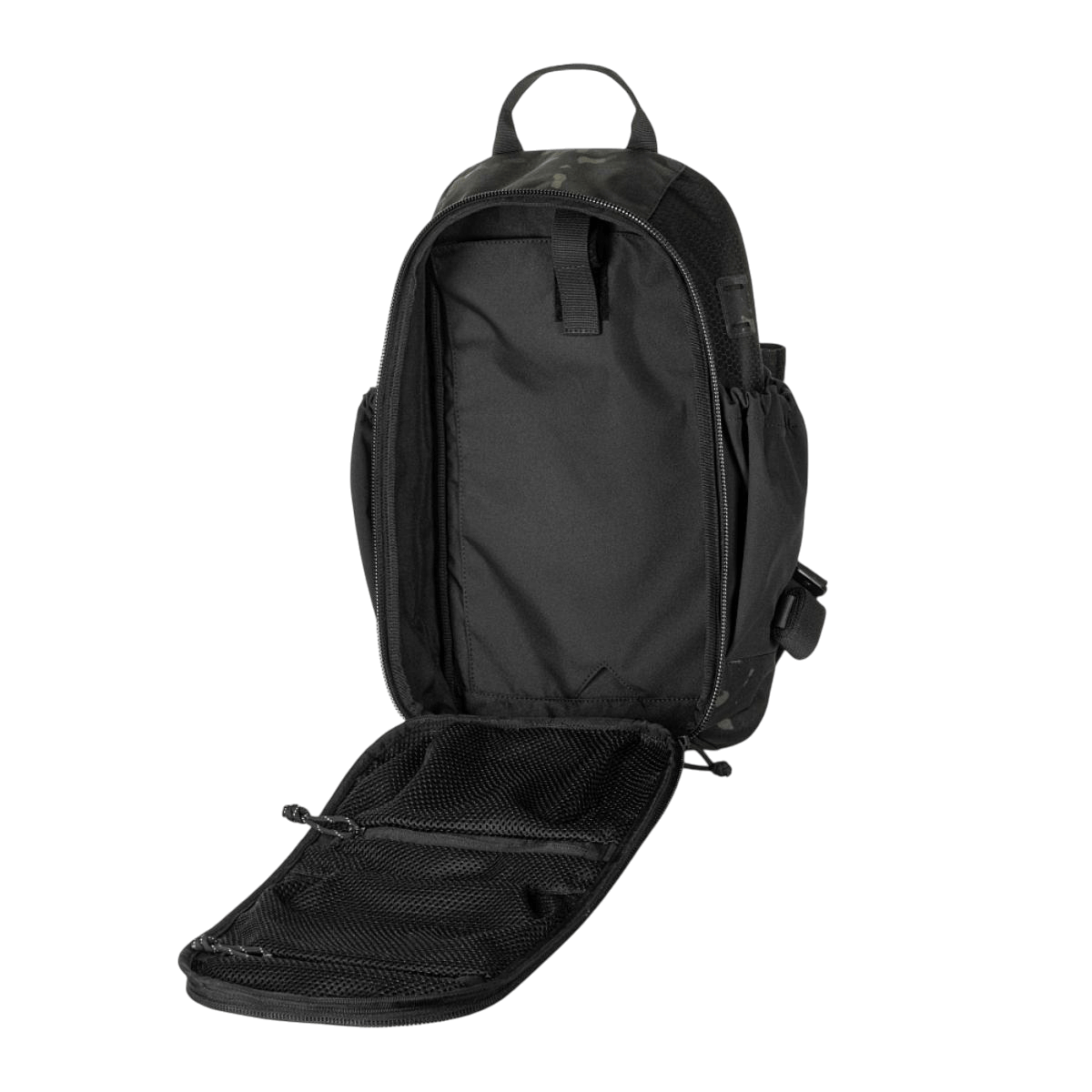 Avoinna M-Tac STURM Elite -reppu, näyttää tilavan sisäosan laserleikatussa MOLLE-järjestelmässä ja laadukkaissa materiaaleissa, 15 l.
