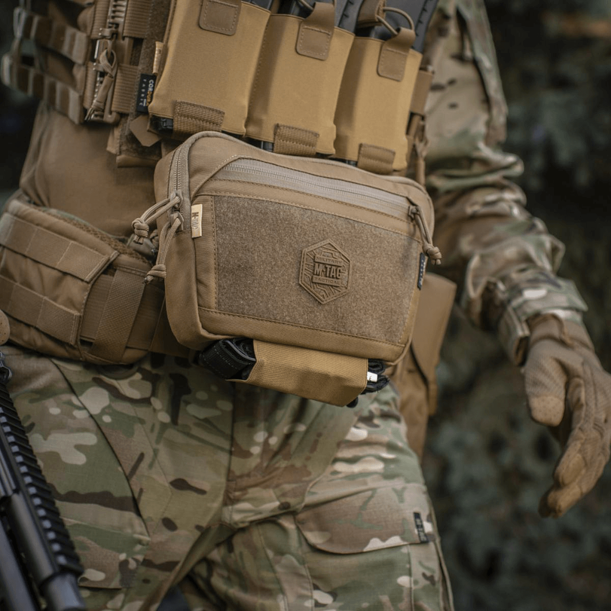 M-Tac Large Elite Gen.II -olkalaukku robuustista Cordura 500D -materiaalista, sopii taktiseen käyttöön, YKK-vetoketjuilla ja etu-Velcro-paneelilla.