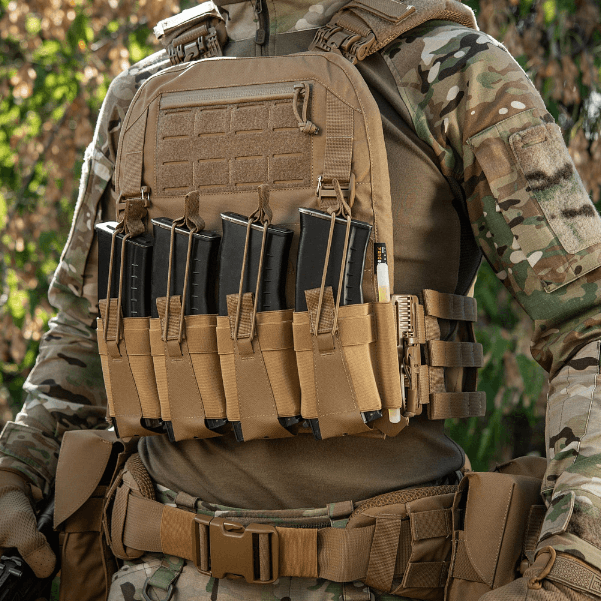 M-Tac etupaneeli Plate Carrier Cuirass QRS:lle, 4 lipasta, kestävä elastinen materiaali, NIJ-sertifiointi, galleria, sijainti 1.