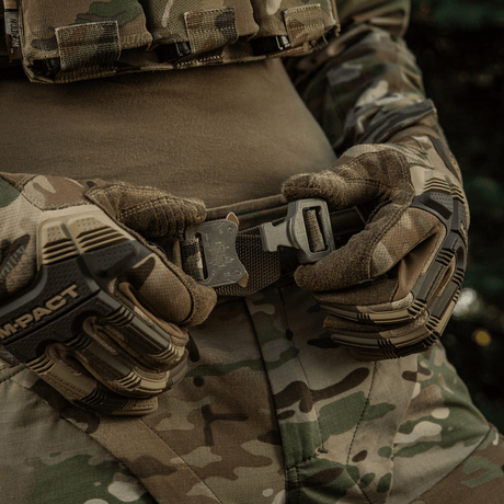 M-Tac Cobra Buckle taktinen vyö Laser Cut käytössä, suunniteltu sotilas- ja poliisikäyttöön, 40 mm Cordura Squadron ja AustriAlpin COBRA -solki.